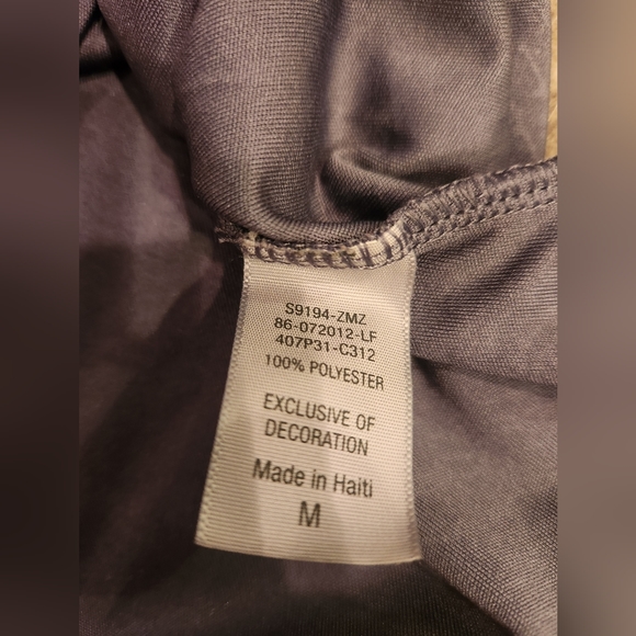 Gray & Black Activewear, size M -set of 2 - Picture 5 of 5